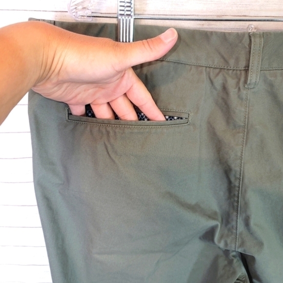 BONOBOS OLIVE GREEN 9 INCH INSEAM KHAKI SHORTS, SZ 40 - Picture 7 of 8